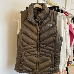 North Face 550 Puffer Vest | Brown